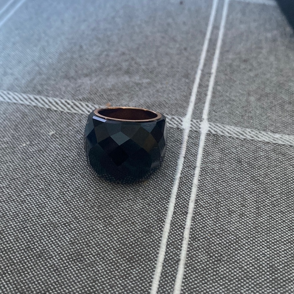 Nirvana ring